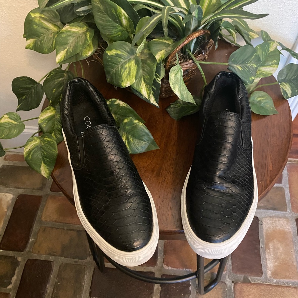 Coconuts By Matisse Leather Black Textured Slip-On Loafers